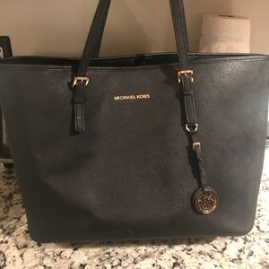 Michael Kors jet set black bag used condition!